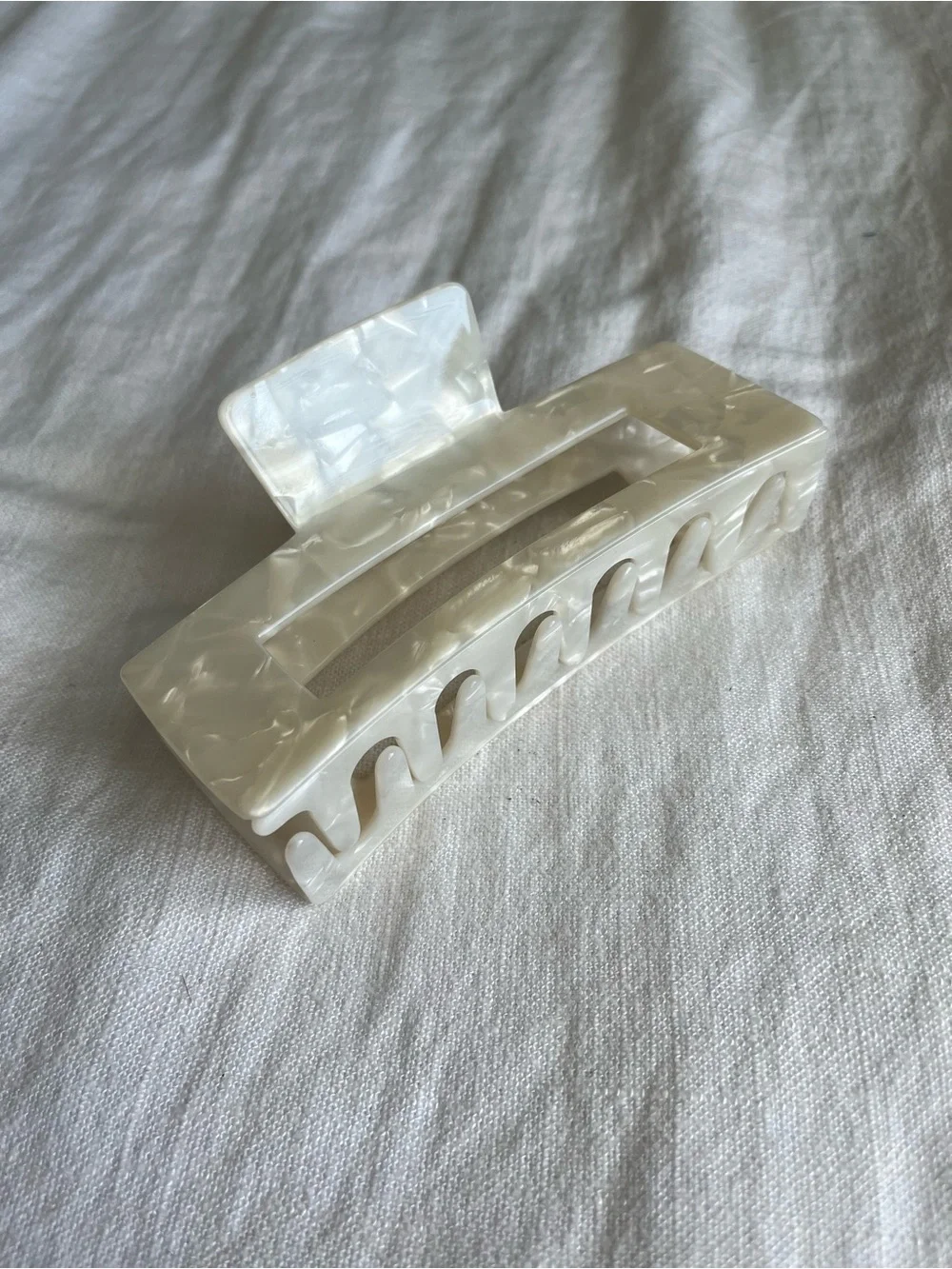 Oversized Pearl White Marbled Rectangle Claw Hair Clip